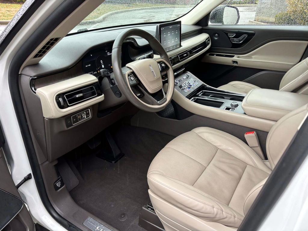 Used 2020 Lincoln Aviator Reserve w/ Equipment Group 201A image 25