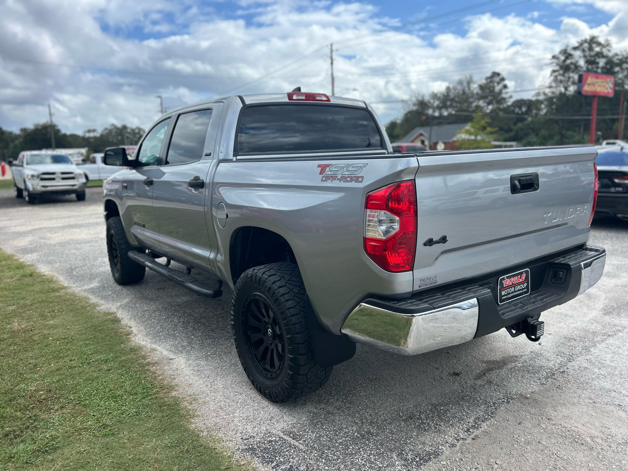 Used 2021 Toyota Tundra SR5 w/ SR5 Leather Package image 5