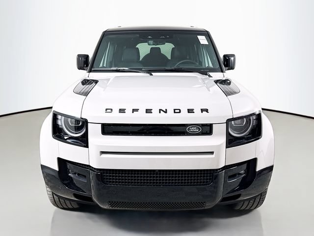 New 2026 Land Rover Defender 130 X-Dynamic SE AWD/4WD image 2