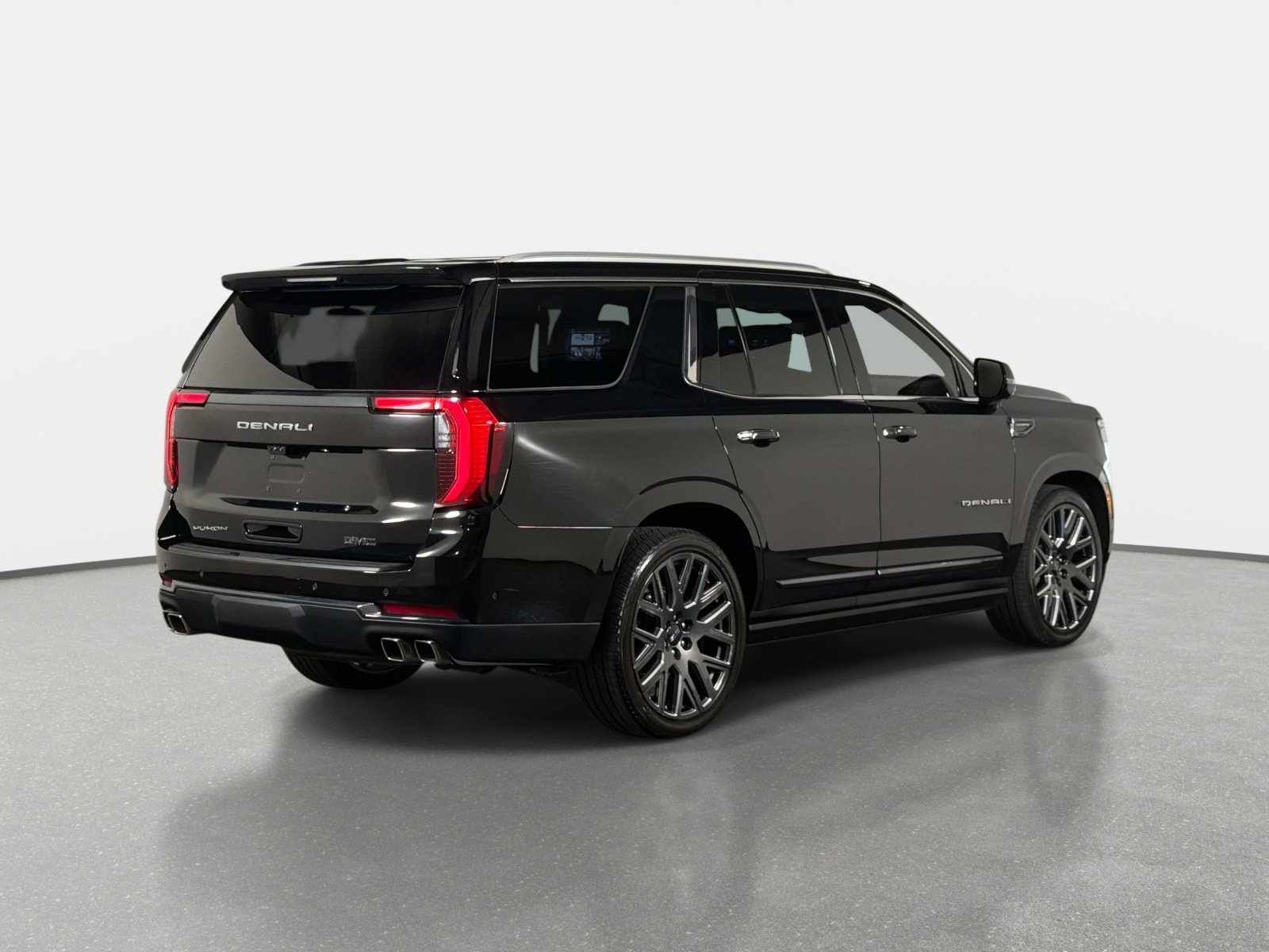 Used 2026 GMC Yukon Denali Ultimate AWD/4WD image 3
