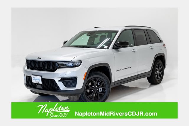 Certified 2024 Jeep Grand Cherokee Altitude AWD/4WD image 1