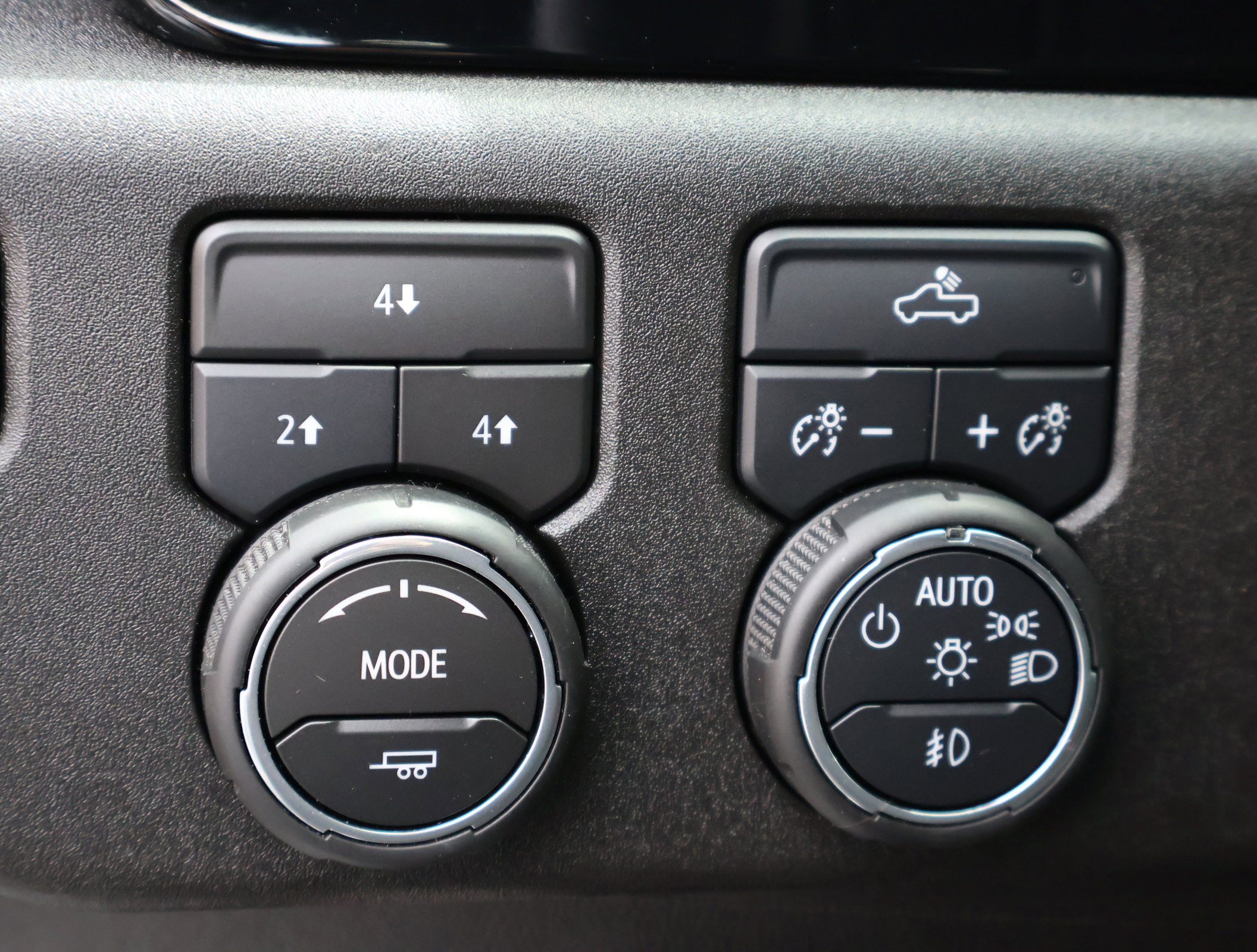 Used 2025 Chevrolet Silverado 2500 LT w/ Convenience Package AWD/4WD image 12