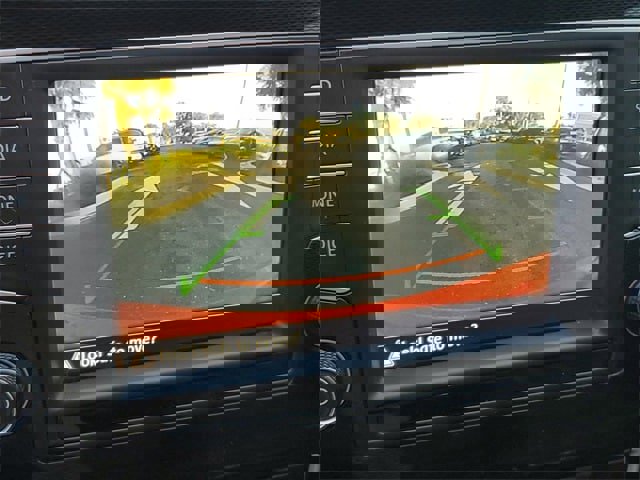 Used 2016 Volkswagen Golf S image 23