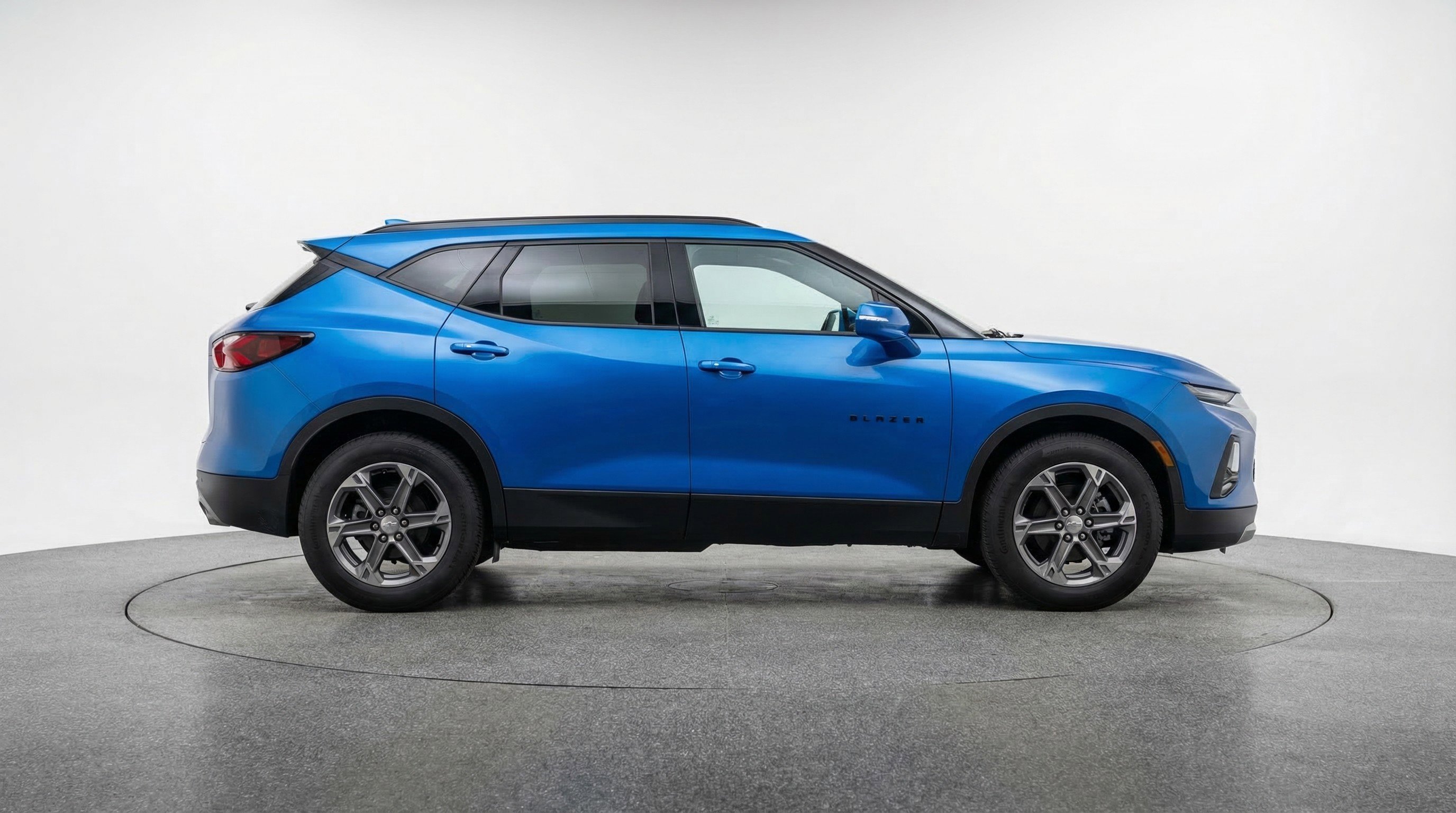 Used 2025 Chevrolet Blazer LT FWD image 11