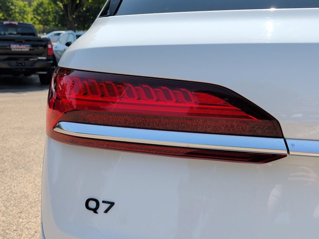 Used 2025 Audi Q7 3.0T Premium Plus AWD/4WD image 44