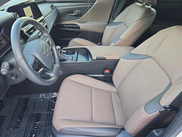Used 2025 Lexus ES 300h w/ Premium Package FWD image 16