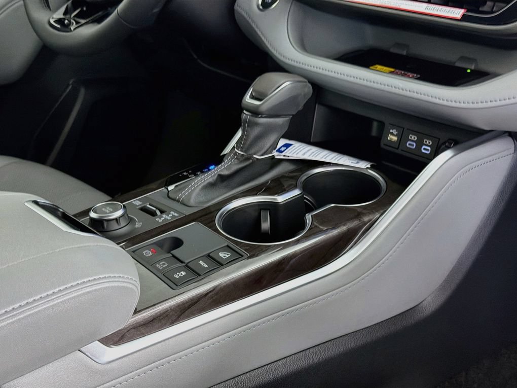 New 2026 Toyota Highlander Limited AWD/4WD image 35
