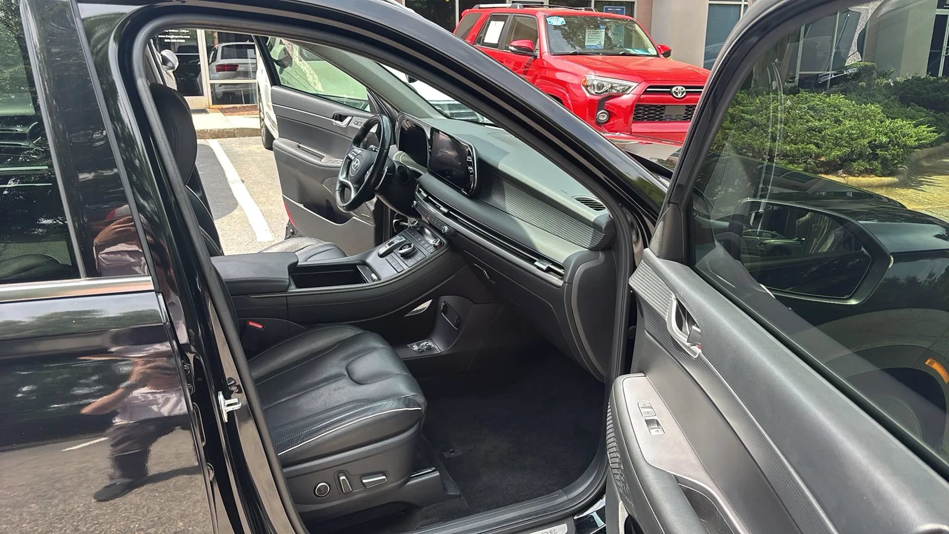 Used 2024 Hyundai Palisade Limited FWD image 22