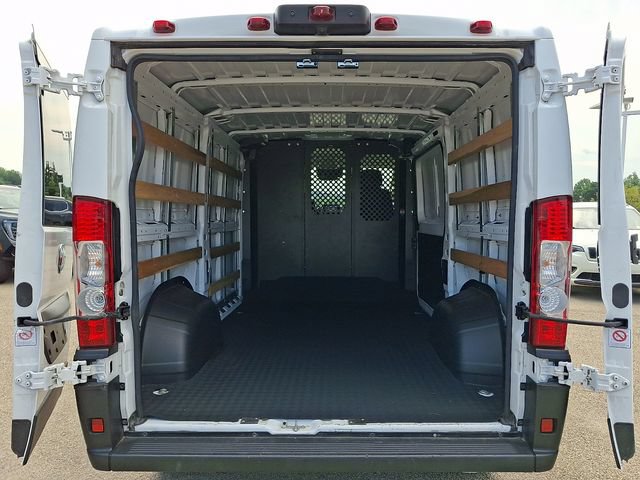 Used 2025 RAM ProMaster 2500 w/ U-Haul Equipment Group FWD image 31