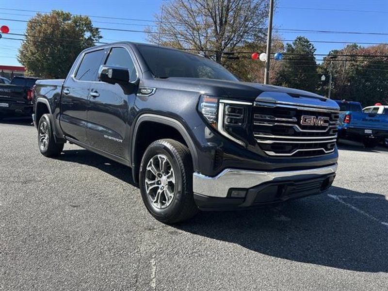 Used 2025 GMC Sierra 1500 SLT AWD/4WD image 3