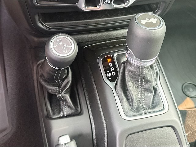 New 2026 Jeep Wrangler Unlimited Sahara AWD/4WD image 15
