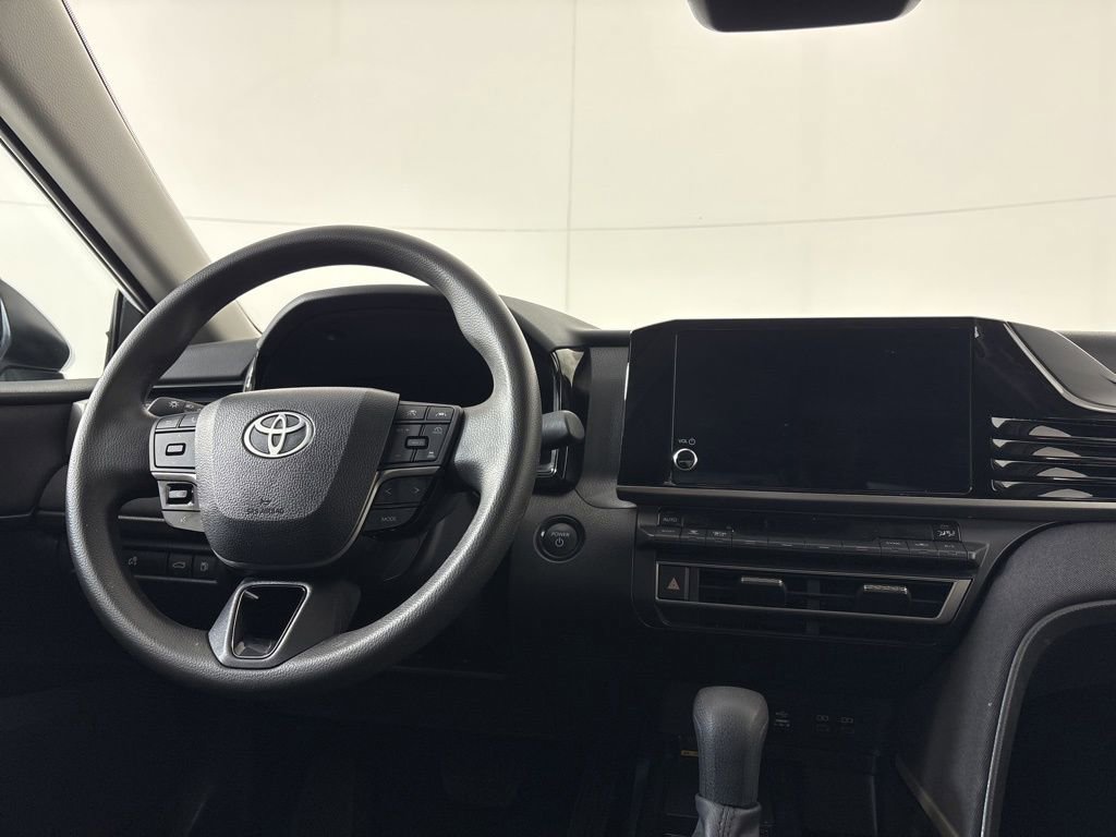 Used 2025 Toyota Camry LE image 21