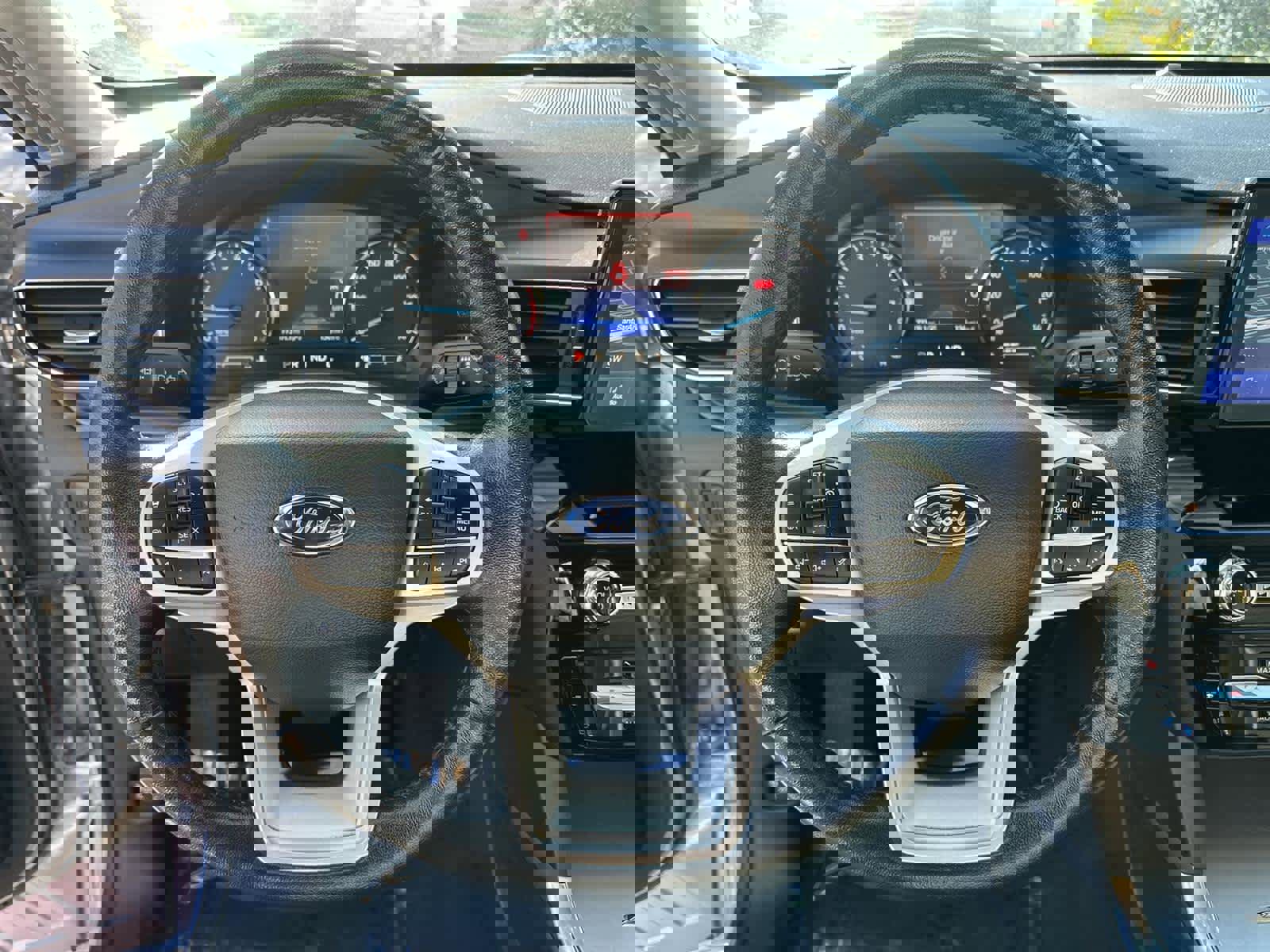 Used 2022 Ford Explorer Limited image 15