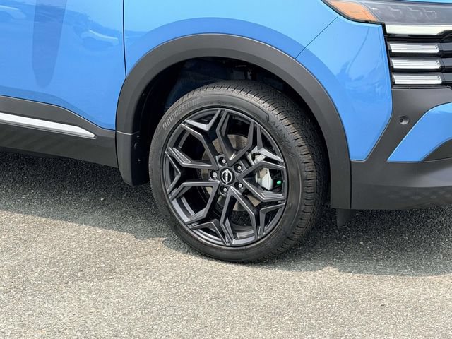 New 2026 Nissan Kicks SR w/ Cold Weather Package FWD image 7