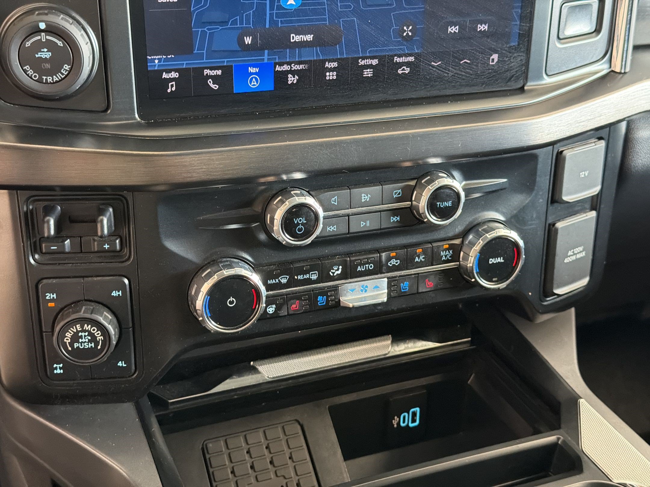 Used 2024 Ford F250 Lariat w/ Lariat Ultimate Package AWD/4WD image 19