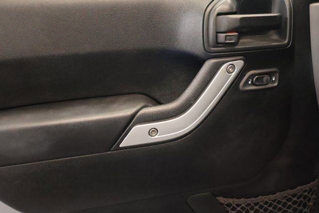 Used 2018 Jeep Wrangler Unlimited Sahara image 11