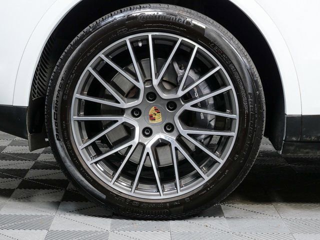 Used 2023 Porsche Cayenne image 38