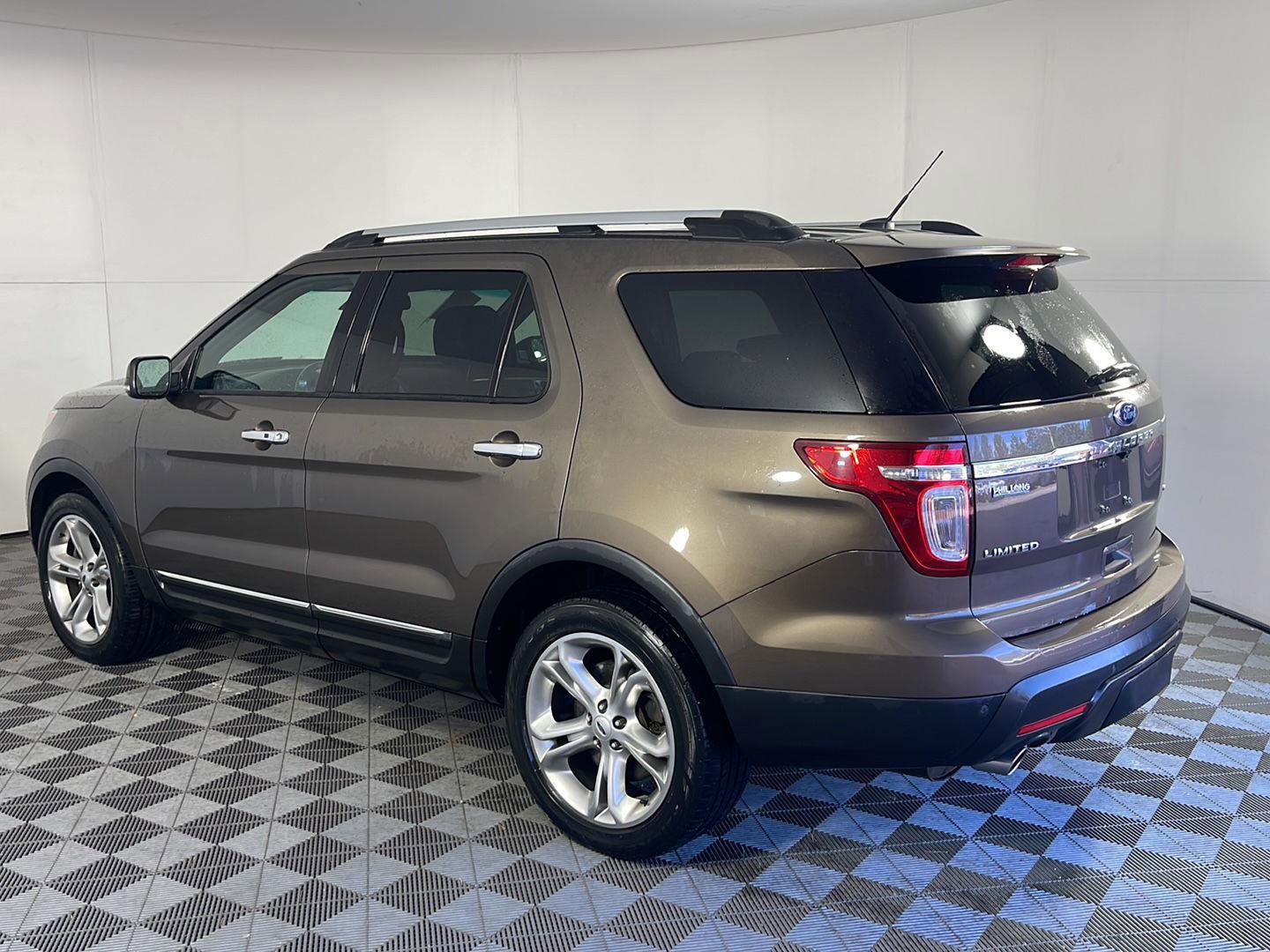 Used 2015 Ford Explorer Limited w/ Equipment Group 302A image 10