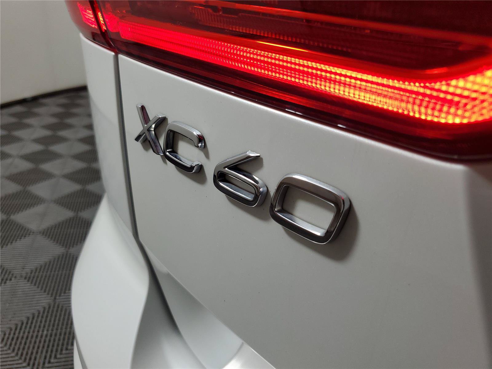 Certified 2023 Volvo XC60 B5 Plus w/ Climate Package FWD image 5