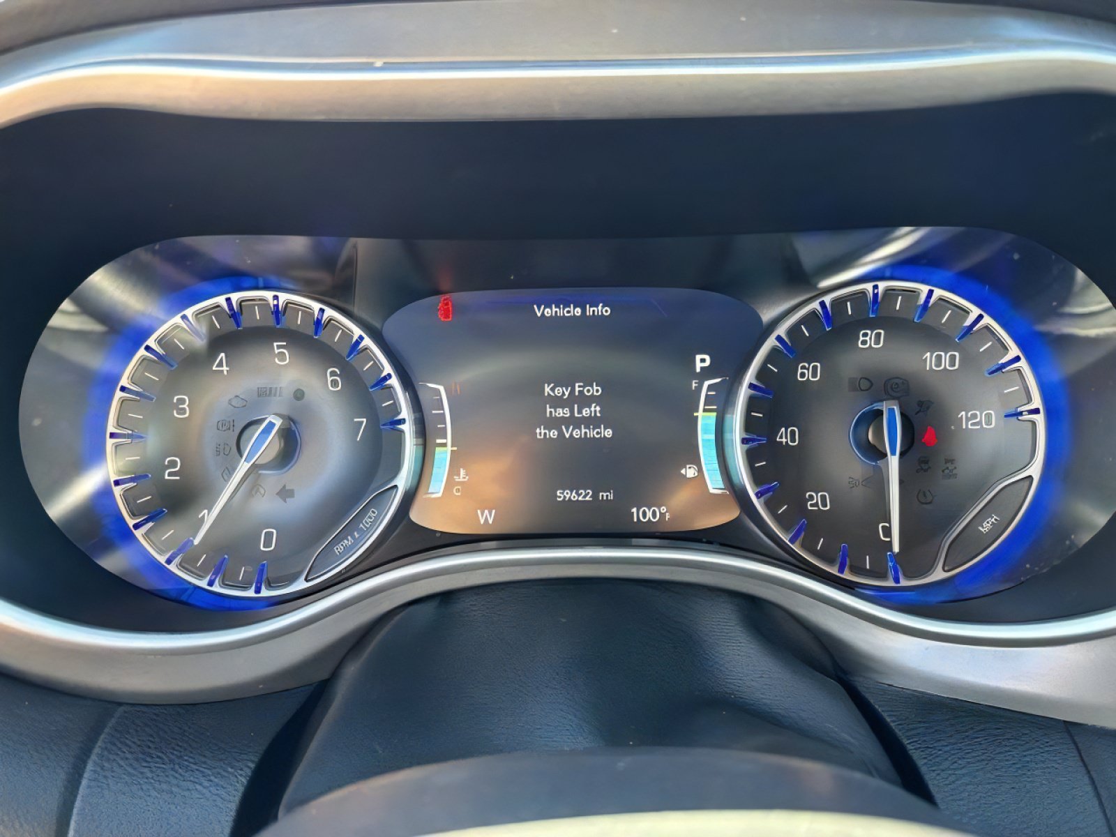 Used 2025 Chrysler Pacifica Select FWD image 13