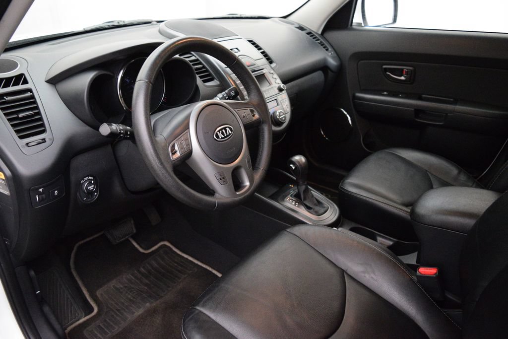 Used 2011 Kia Soul + FWD image 10
