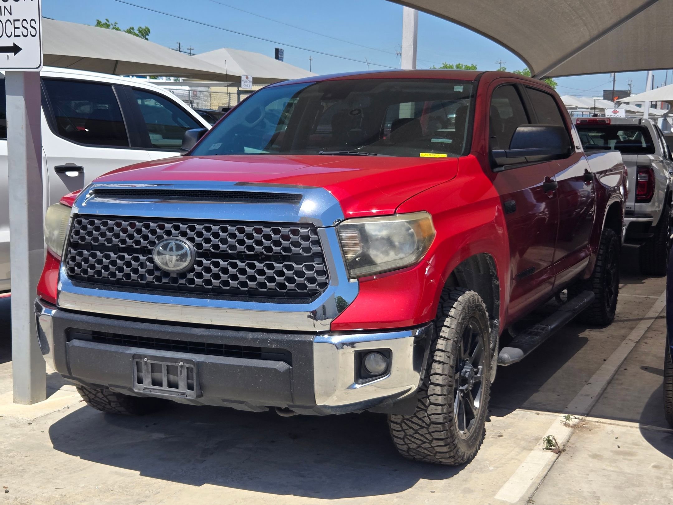 Used 2020 Toyota Tundra SR5 w/ SR5 Upgrade Package AWD/4WD image 3
