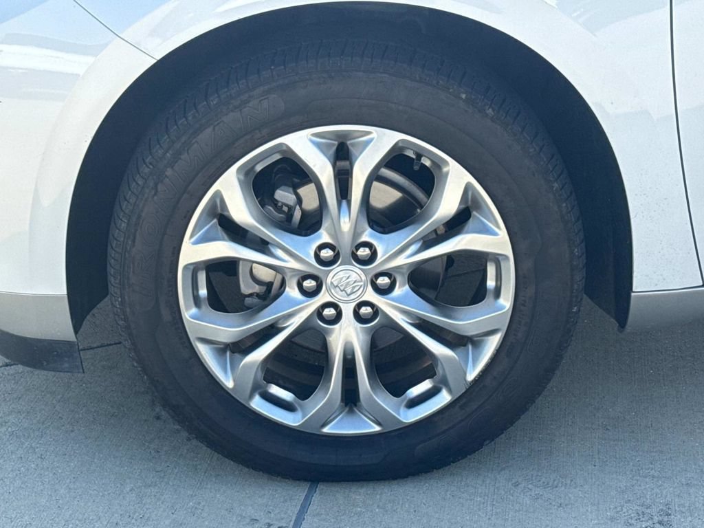 Used 2018 Buick Enclave Avenir w/ Avenir Technology Package FWD image 5