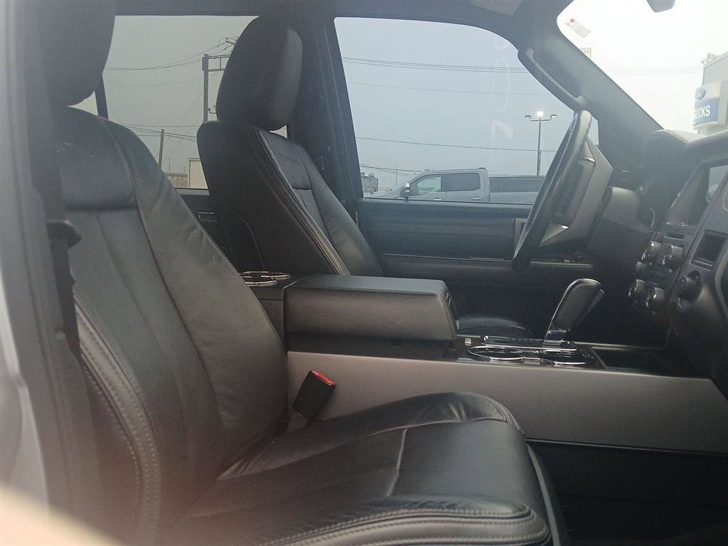 Used 2017 Ford Expedition EL Platinum AWD/4WD image 8