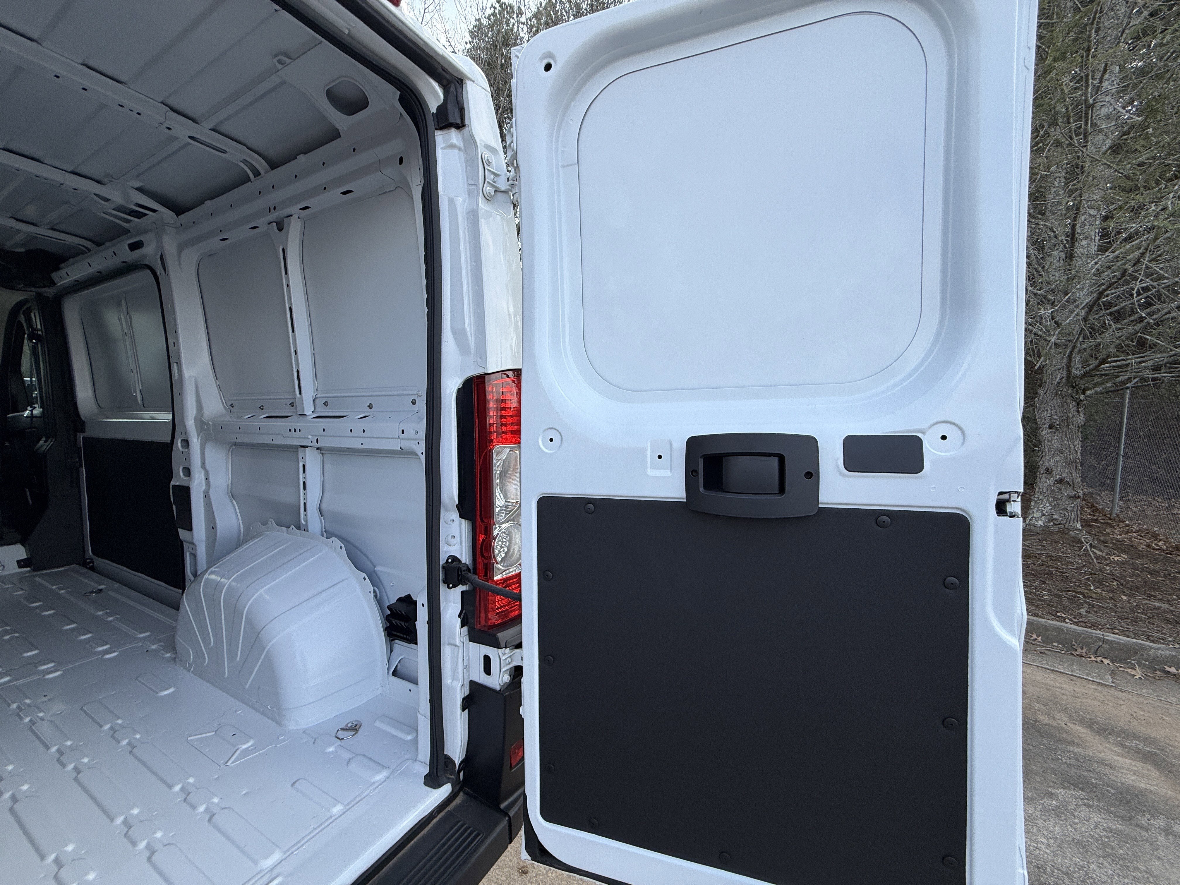 Used 2024 RAM ProMaster 1500 w/ Convenience Group image 20