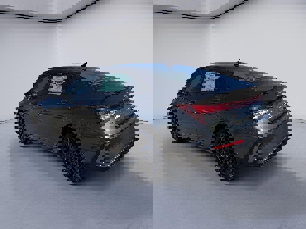 Used 2026 Hyundai Elantra Sport image 3