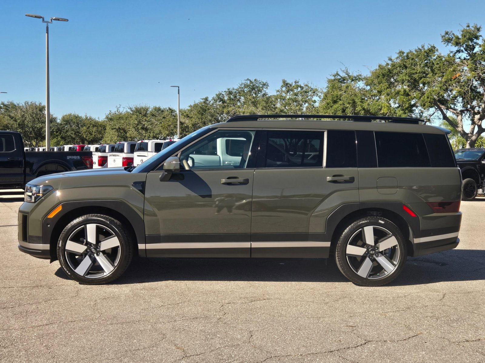 Used 2024 Hyundai Santa Fe Limited image 2