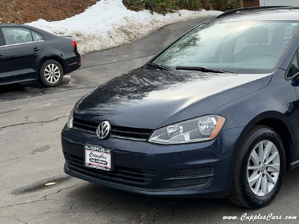 Used 2016 Volkswagen Golf S image 32