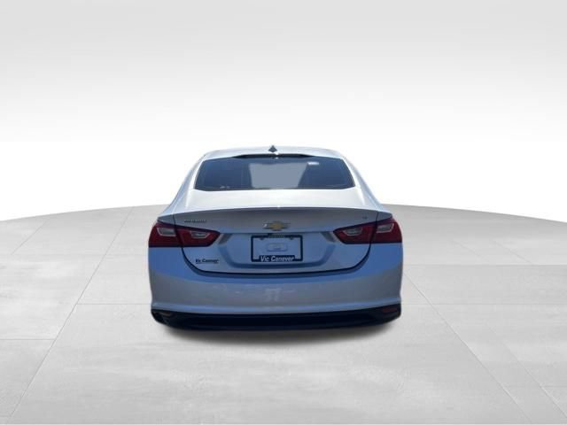 Used 2018 Chevrolet Malibu LT FWD image 4