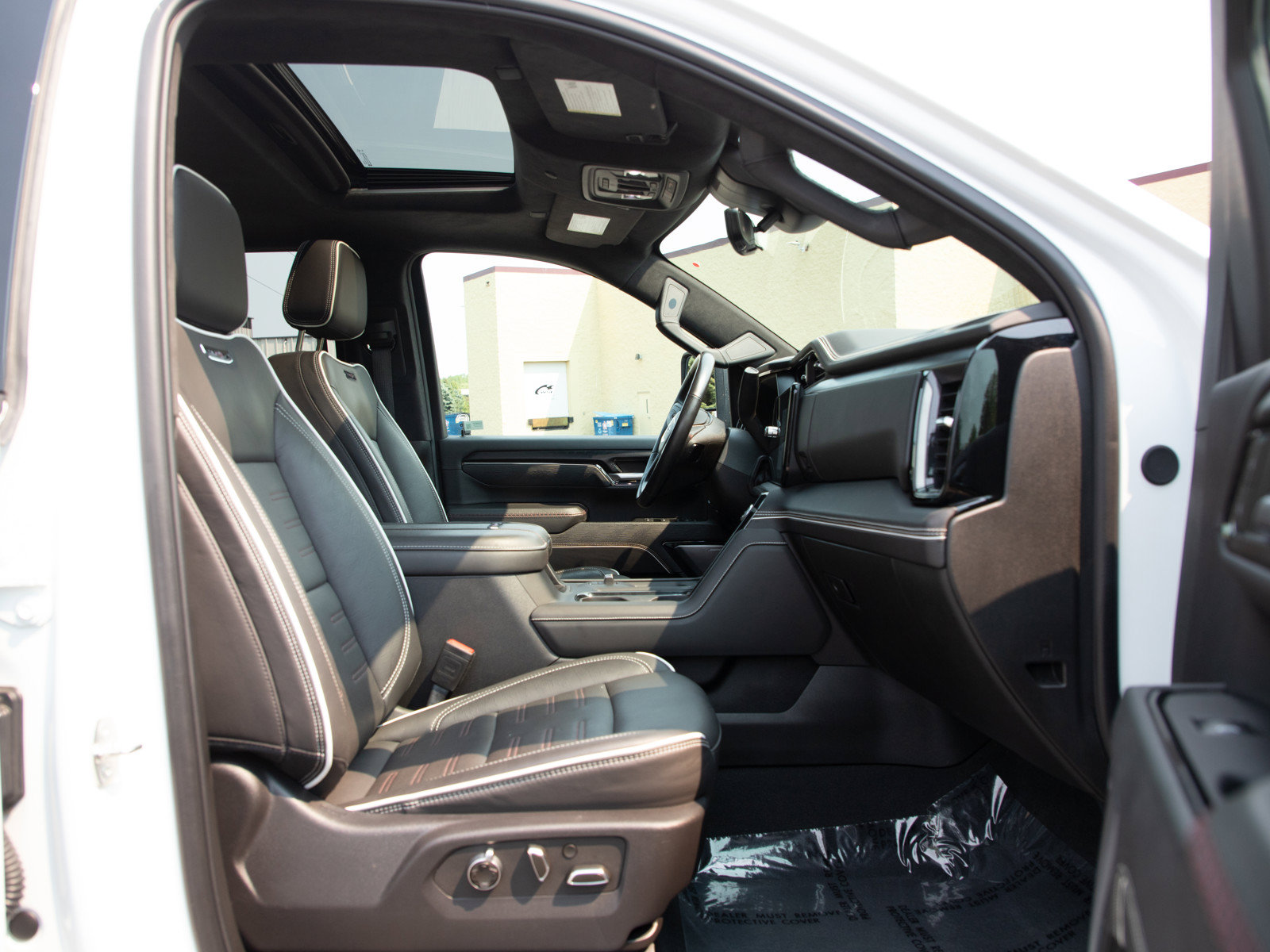 Used 2024 GMC Sierra 2500 AT4X AWD/4WD image 11
