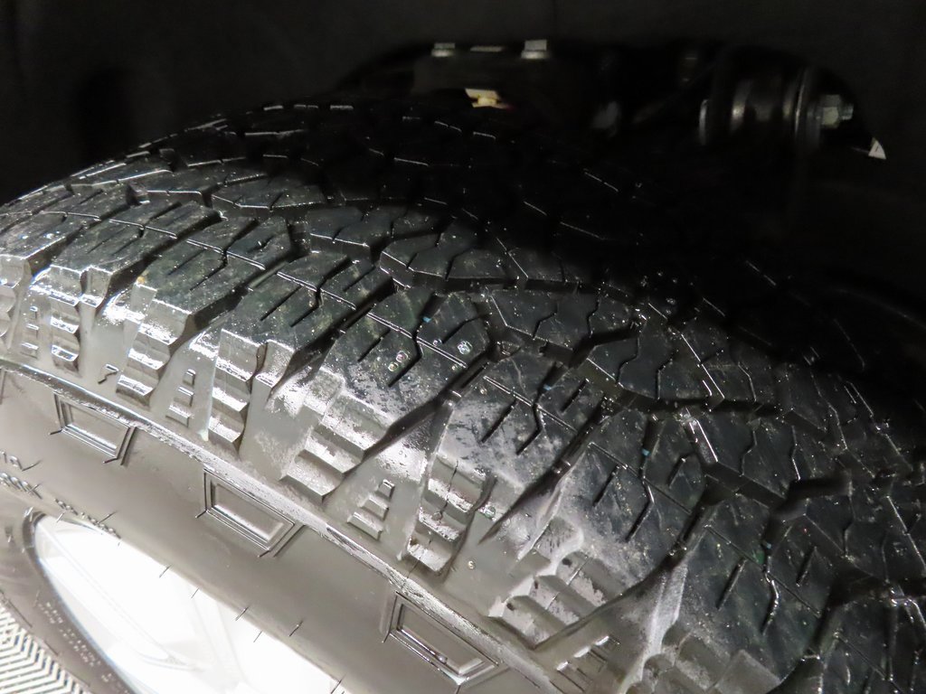 Used 2024 GMC Sierra 2500 SLT w/ SLT Premium Package image 7