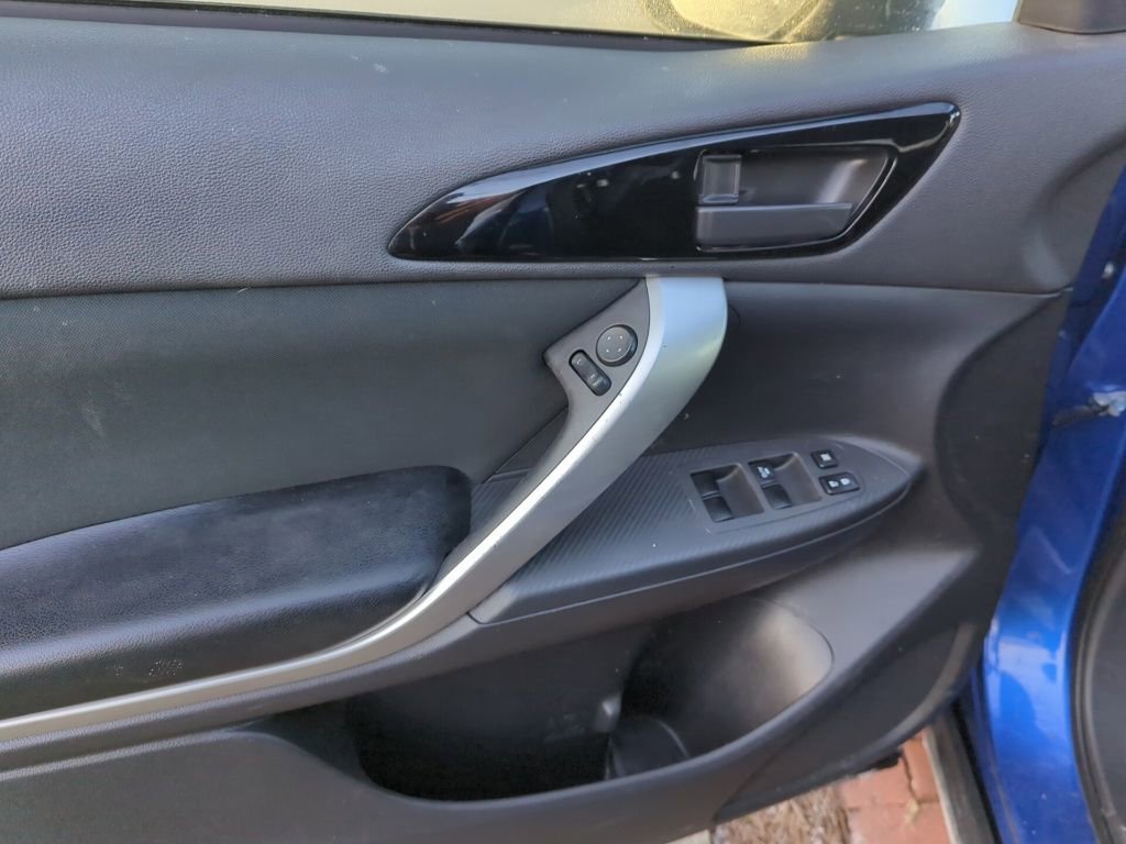 Used 2018 Mitsubishi Eclipse Cross ES image 8