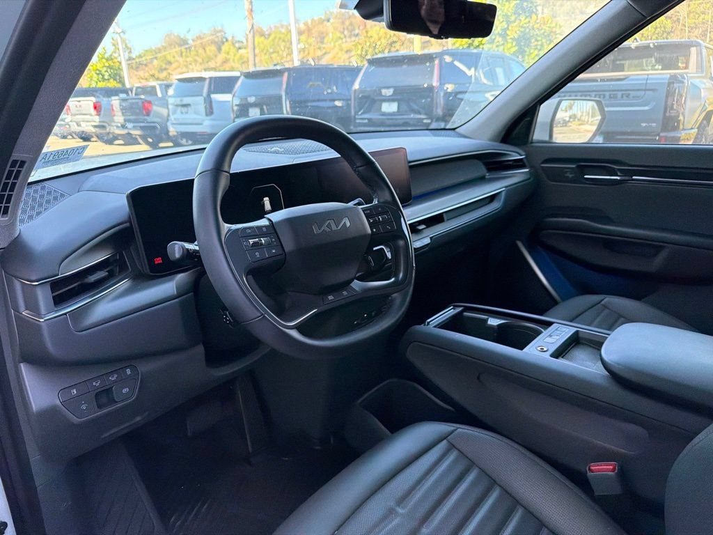 Used 2024 Kia EV9 Land AWD/4WD image 5