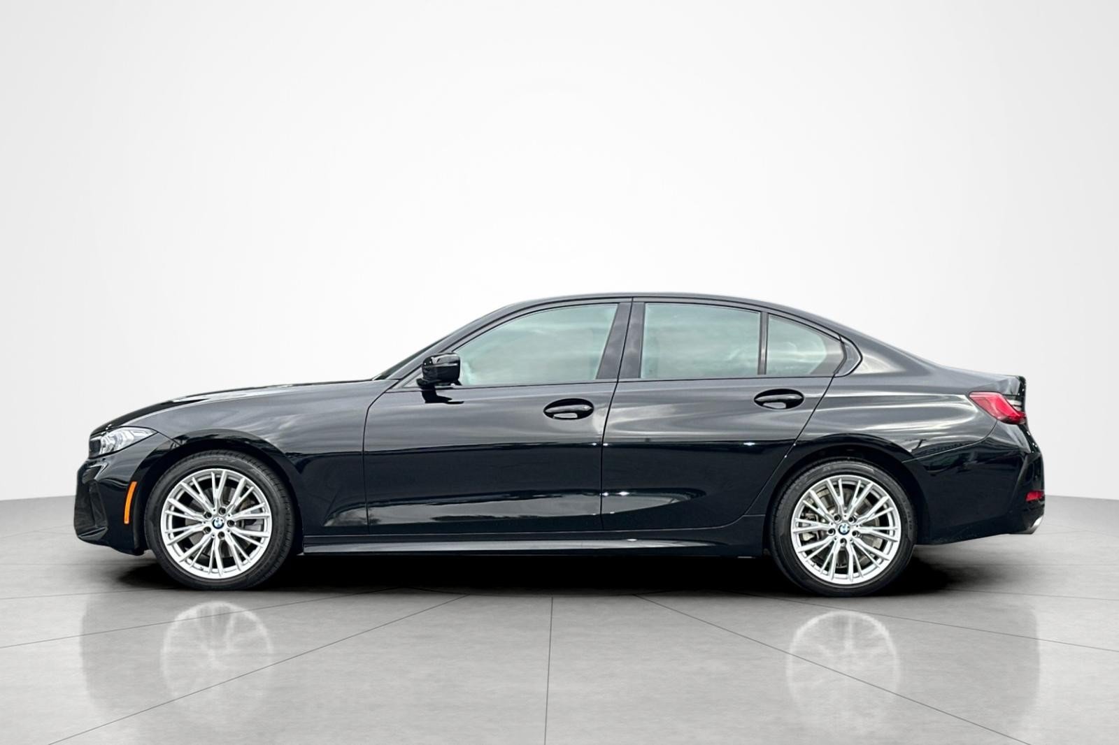 Used 2023 BMW 330i Sedan w/ Driving Assistance Package RWD video 2