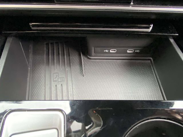 Used 2025 Volkswagen Atlas SE image 18