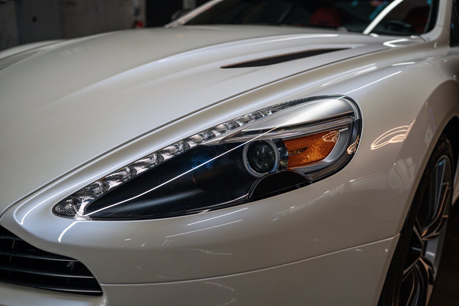 Used 2014 Aston Martin Vanquish Coupe RWD image 18