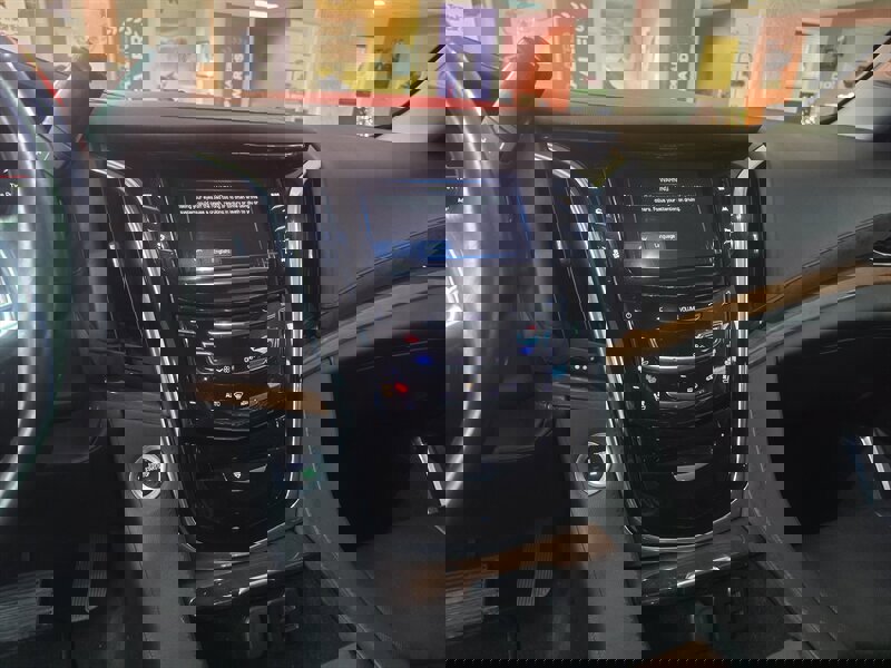 Used 2017 Cadillac Escalade ESV Premium Luxury image 30