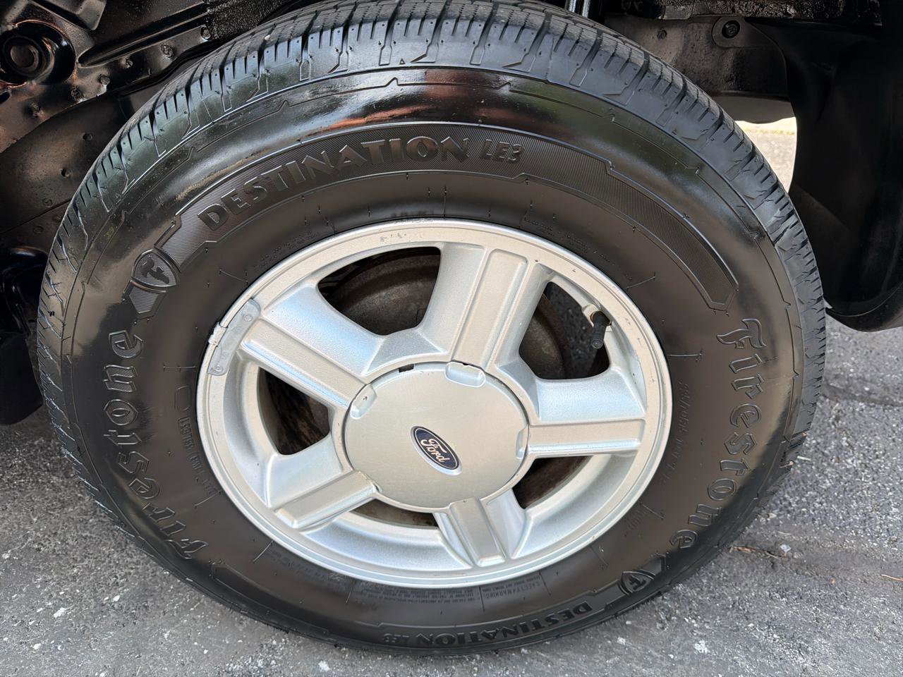 Used 2004 Ford Escape XLS FWD image 41