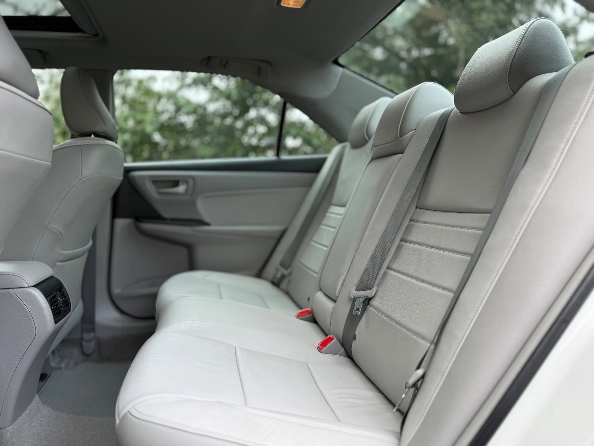 Used 2015 Toyota Camry XLE w/ Advanced Technology Package FWD image 30