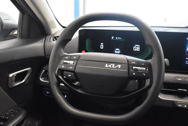 Used 2025 Kia K4 FWD image 24