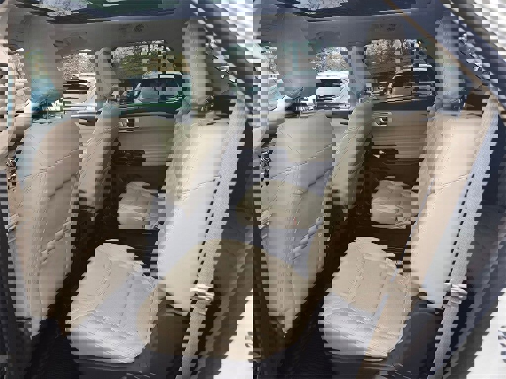 Used 2022 Ford Explorer Platinum w/ Equipment Group 601A image 10