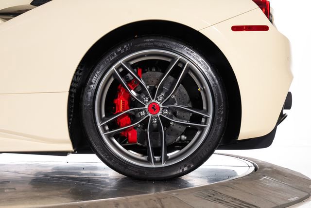 Used 2018 Ferrari 488 Spider RWD image 19