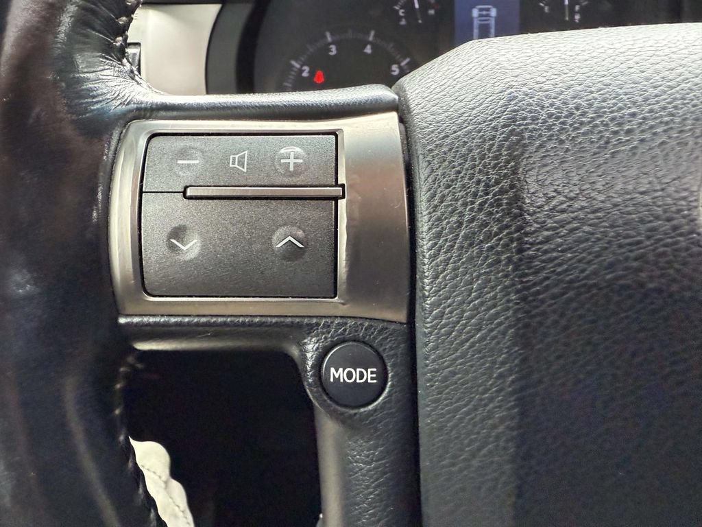 Used 2011 Lexus GX 460 Premium AWD/4WD image 24
