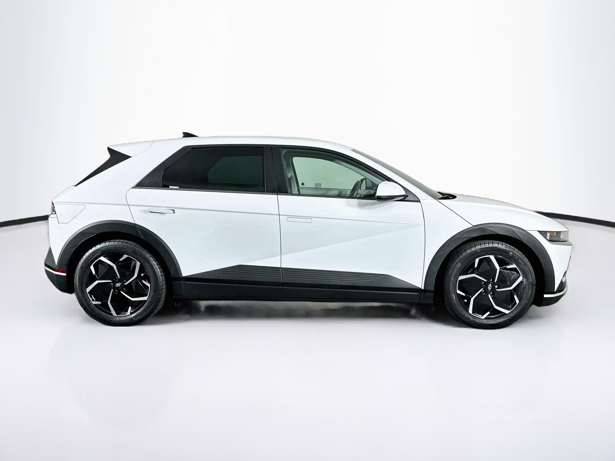 Used 2024 Hyundai Ioniq 5 SE RWD image 10
