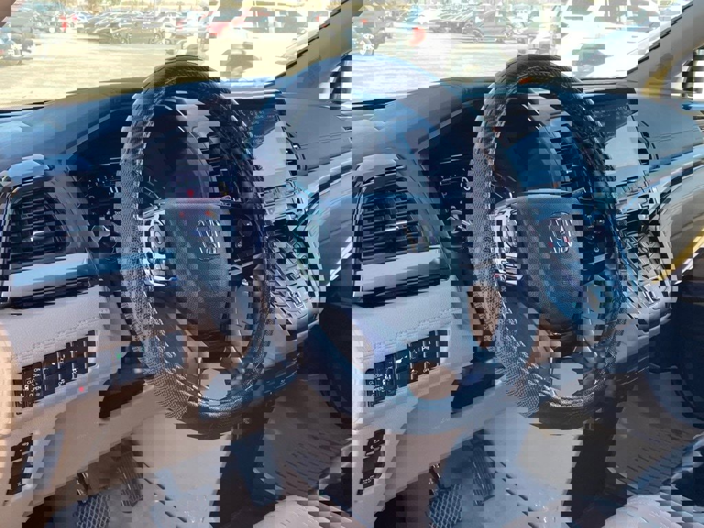 Used 2018 Honda Odyssey Elite image 8