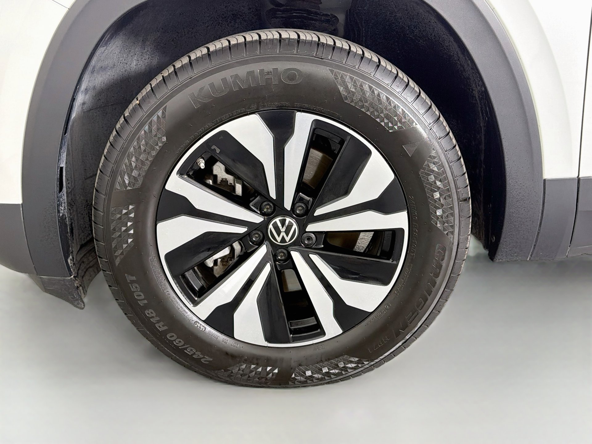 Certified 2026 Volkswagen Atlas SE FWD image 31